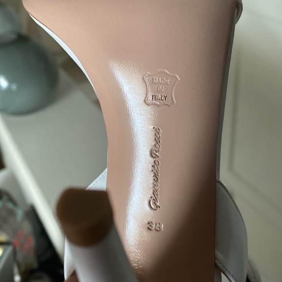 Gianvito Rossi White high heel sandals - Picture 11 of 16